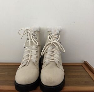 Women's White Fur-Lined Boots, Size 9M